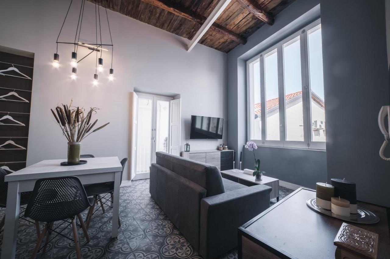 Palazzo Paladini - Luxury Suites In The Heart Of The Old Town ピッツォ エクステリア 写真