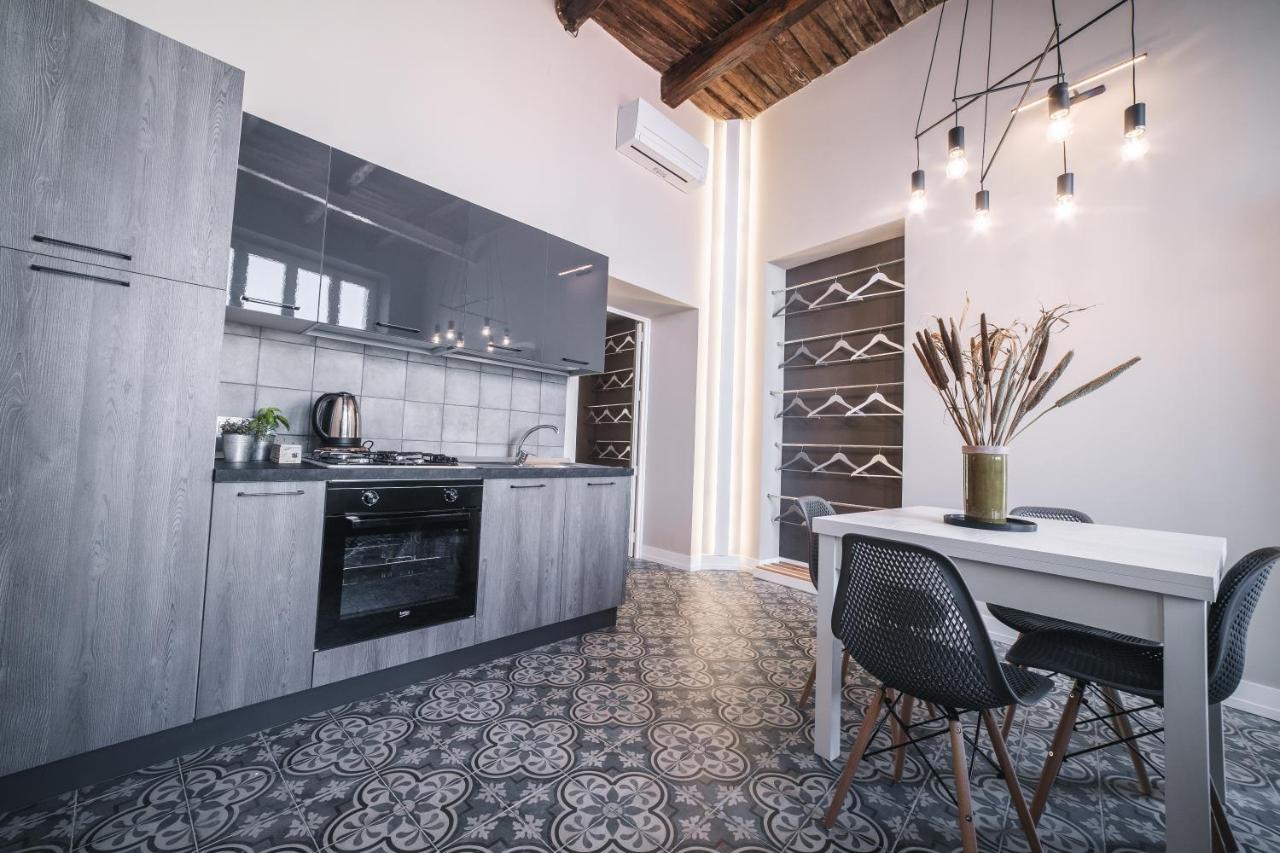 Palazzo Paladini - Luxury Suites In The Heart Of The Old Town ピッツォ エクステリア 写真