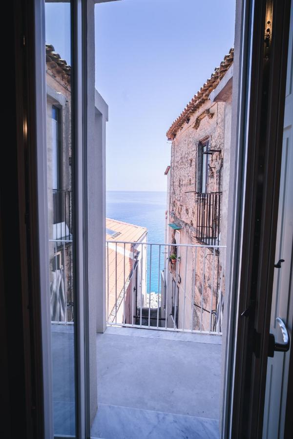 Palazzo Paladini - Luxury Suites In The Heart Of The Old Town ピッツォ エクステリア 写真