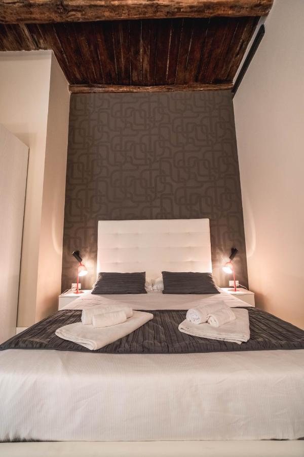 Palazzo Paladini - Luxury Suites In The Heart Of The Old Town ピッツォ エクステリア 写真