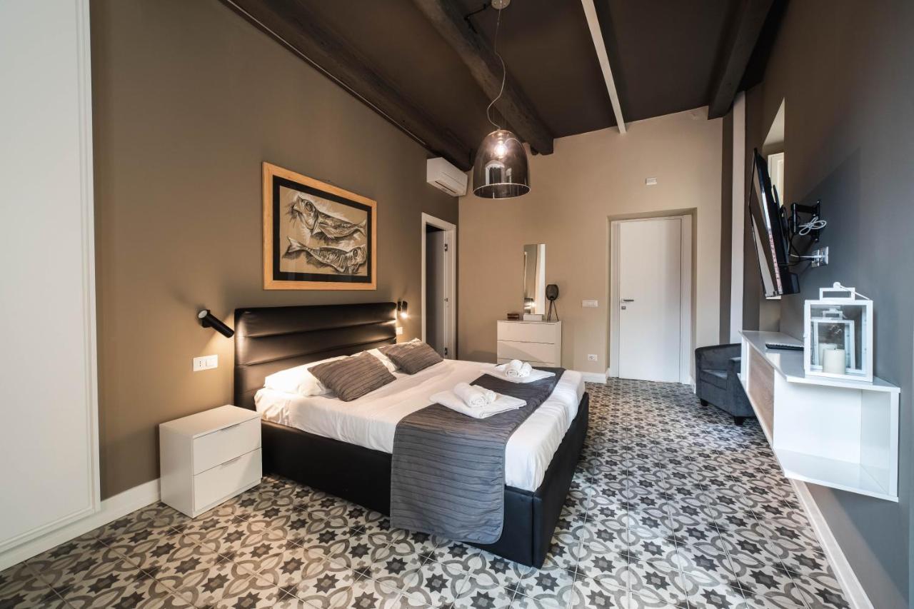 Palazzo Paladini - Luxury Suites In The Heart Of The Old Town ピッツォ エクステリア 写真